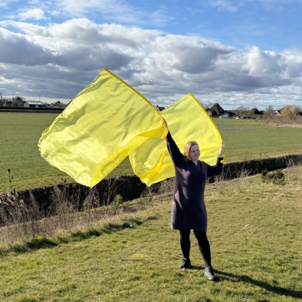 Bestel jouw set aanbiddingsvlaggen geel