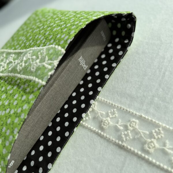 Glowing bijbel sleeve beschermhoes