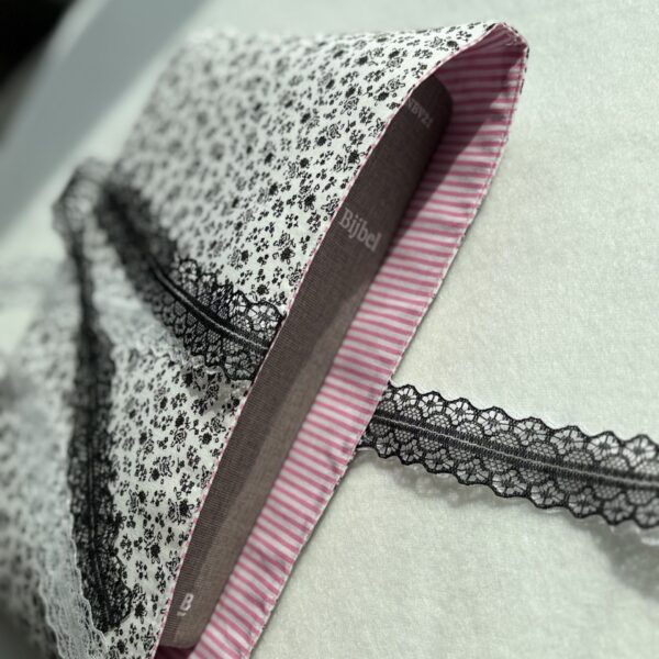 Glowing bijbel sleeve beschermhoes